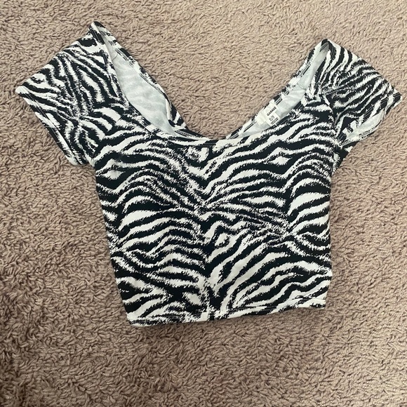 Garage zebra pattern crop top tee - Picture 1 of 2